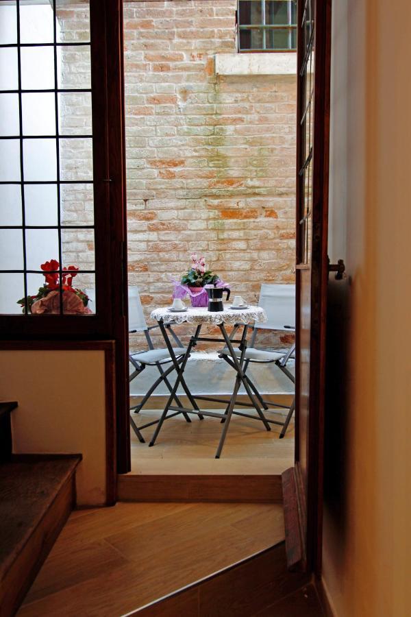 Tre Raggi Apartment เวนิส ภายนอก รูปภาพ