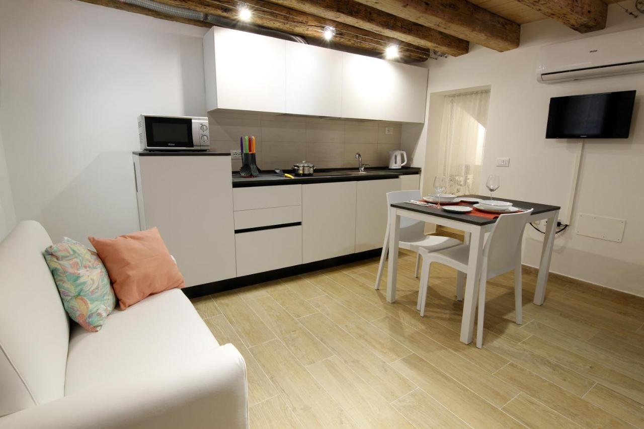 Tre Raggi Apartment เวนิส ภายนอก รูปภาพ