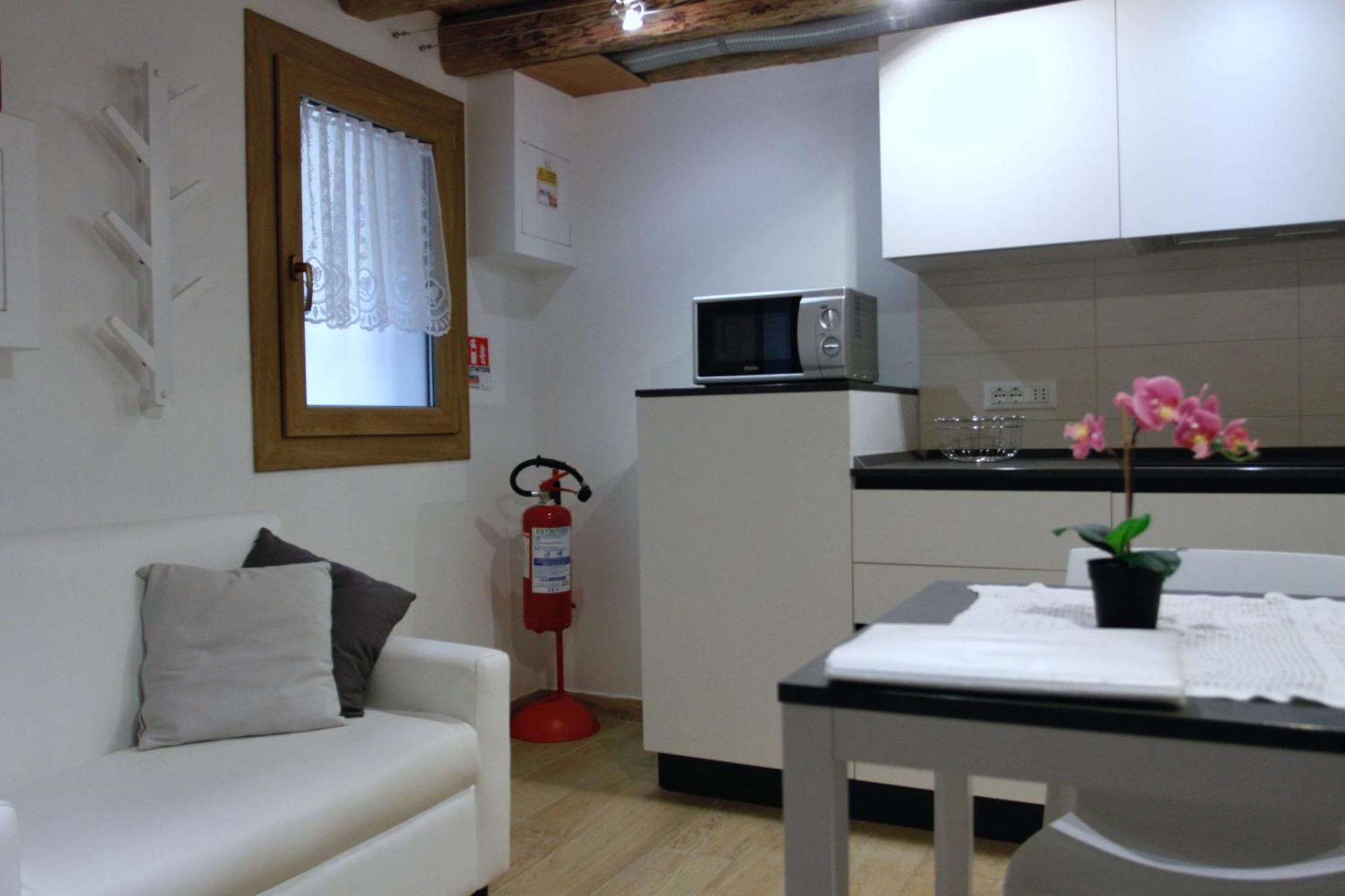 Tre Raggi Apartment เวนิส ภายนอก รูปภาพ